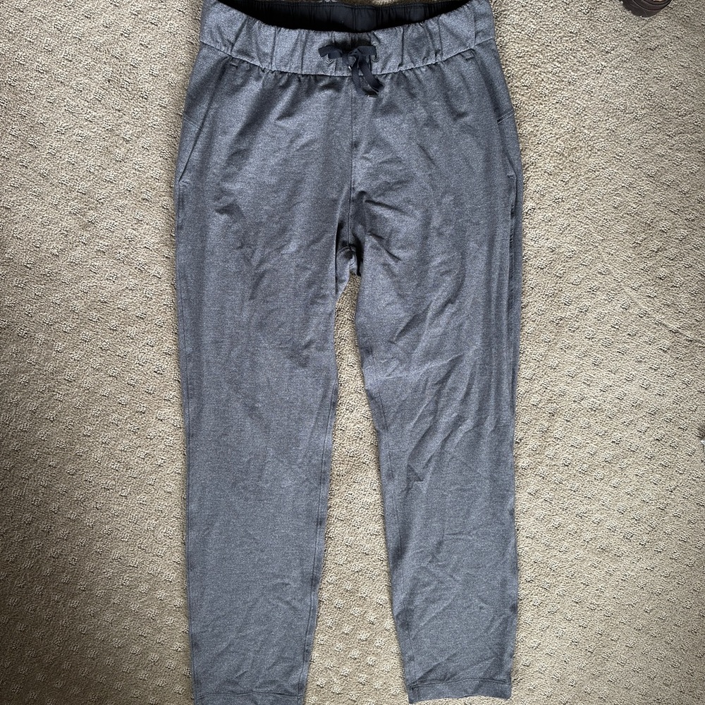 Lululemon size 6 relaxed fit pants